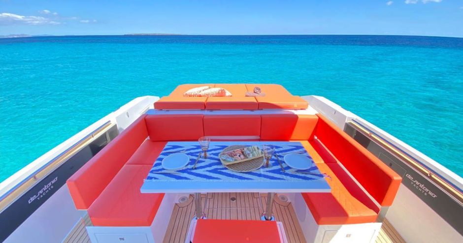 Planificación de unas vacaciones en barco en Ibiza