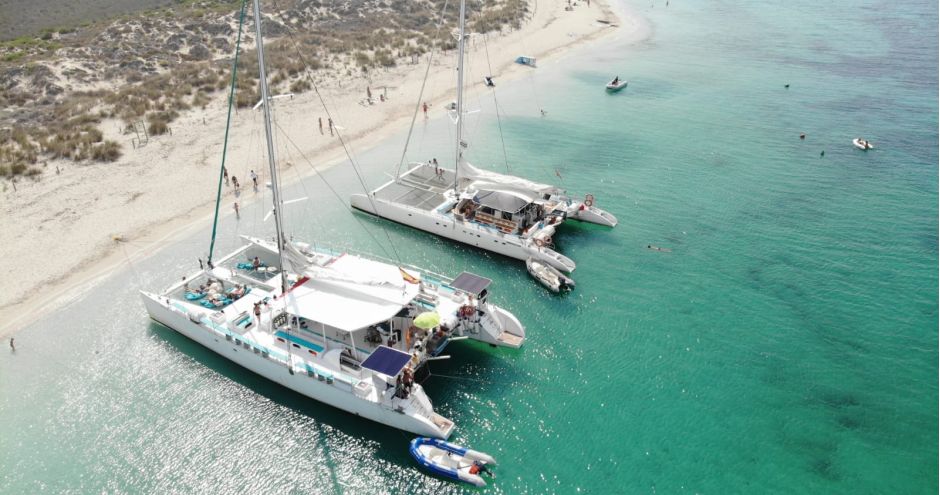 Barcos para grupos y eventos en Ibiza y Formentera
