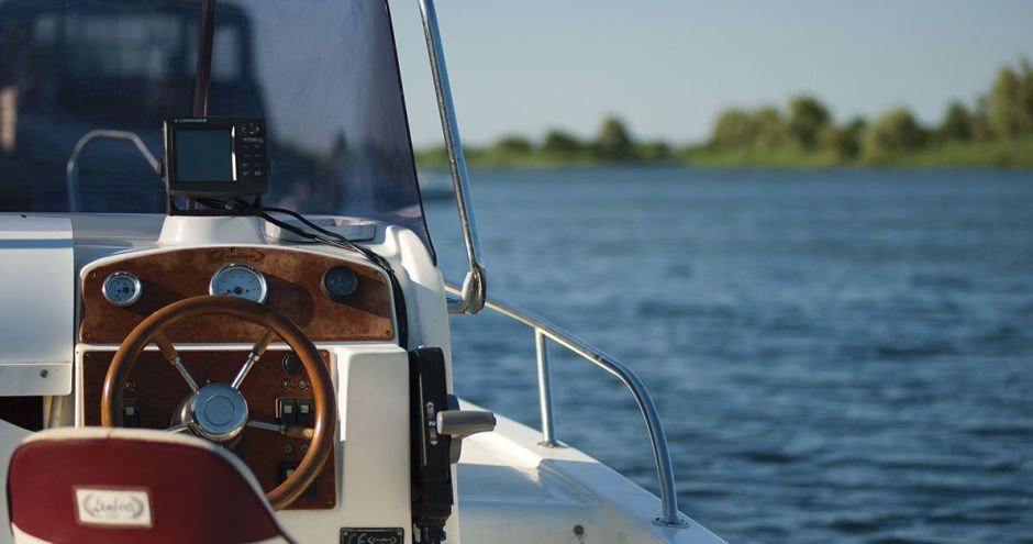 ¿Qué se necesita para poder navegar en el mar?