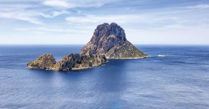 Las mejores zonas de Ibiza para recorrer en barco (guía rápida)