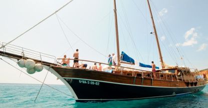 Alquiler barco grupo grande ibiza
